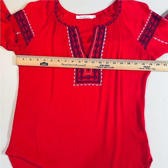 Solitaire Medium Scarlet Lightweight Embroidered Blouse with 3/4 sleeves GUC - Picture 4 of 7
